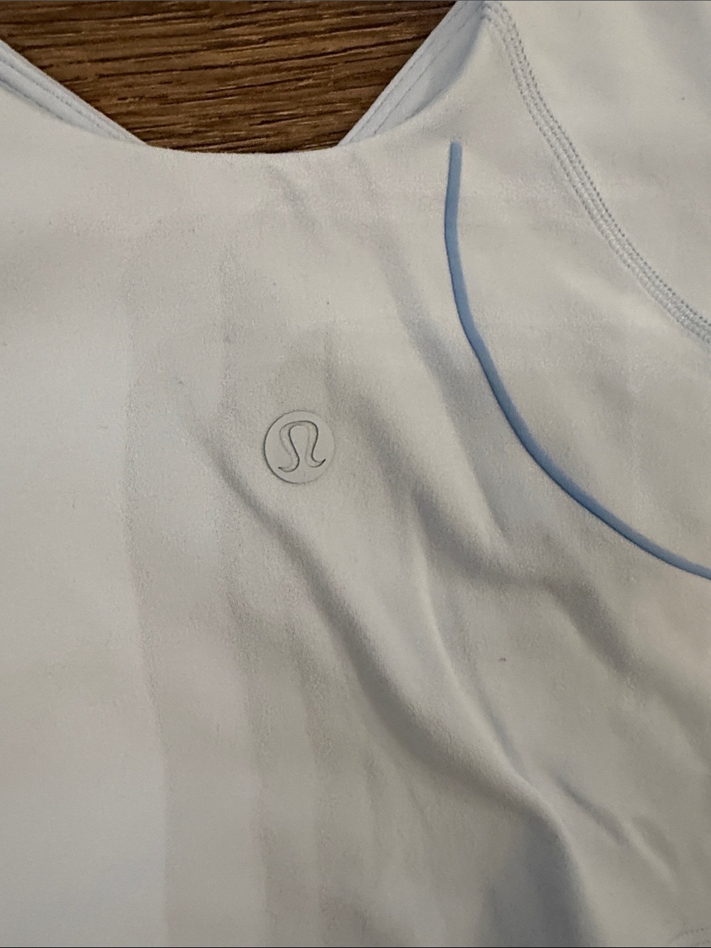 lululemon RARE Fluid Graphic Light Blue Cropped Sports Bra Tank Size 4 - Picture 5 of 6